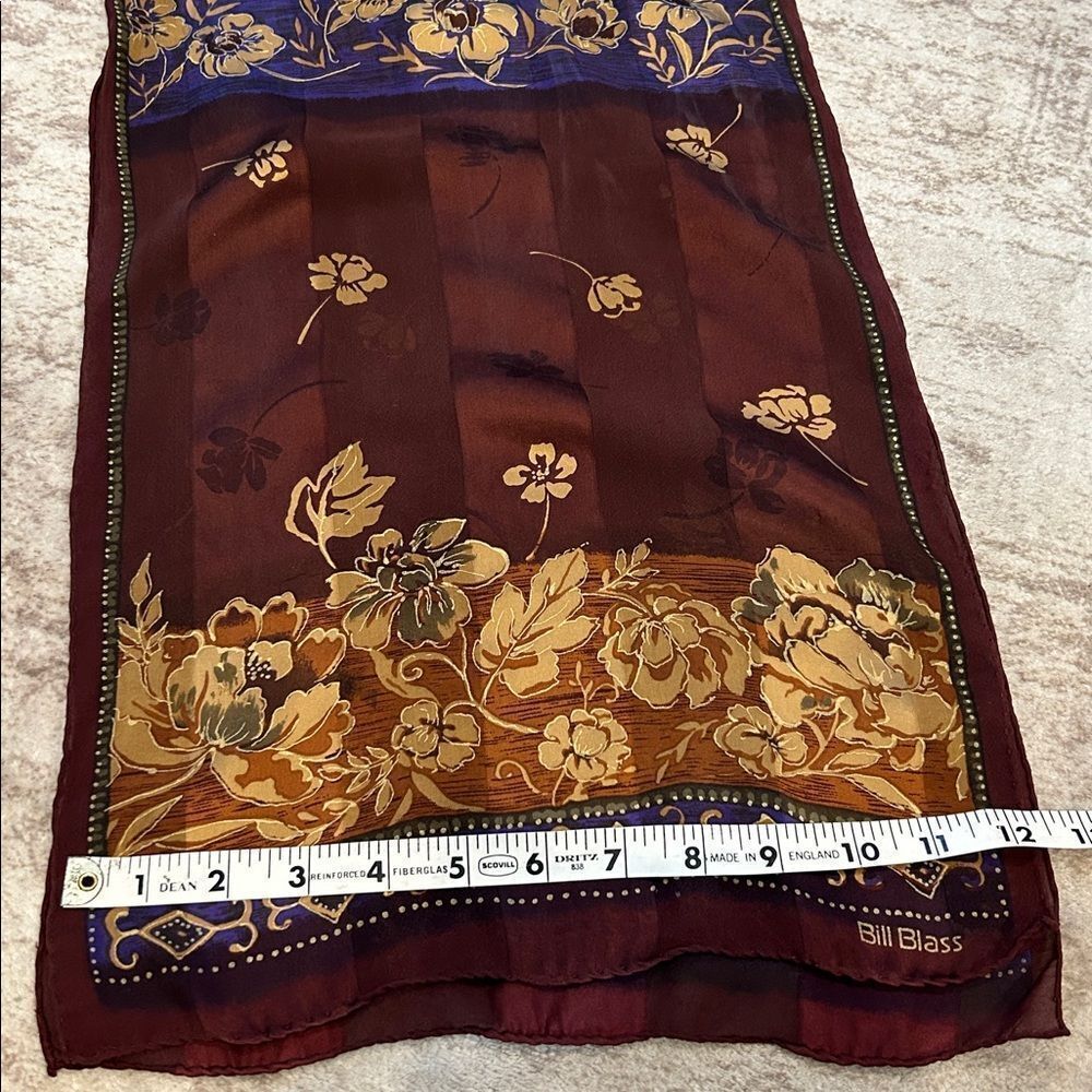 Bill blass Floral silk Scarf with Gold Accents - Picture 5 of 5